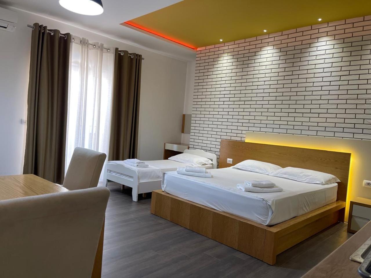 Sunrise Luxury Apartments Sarandë 외부 사진